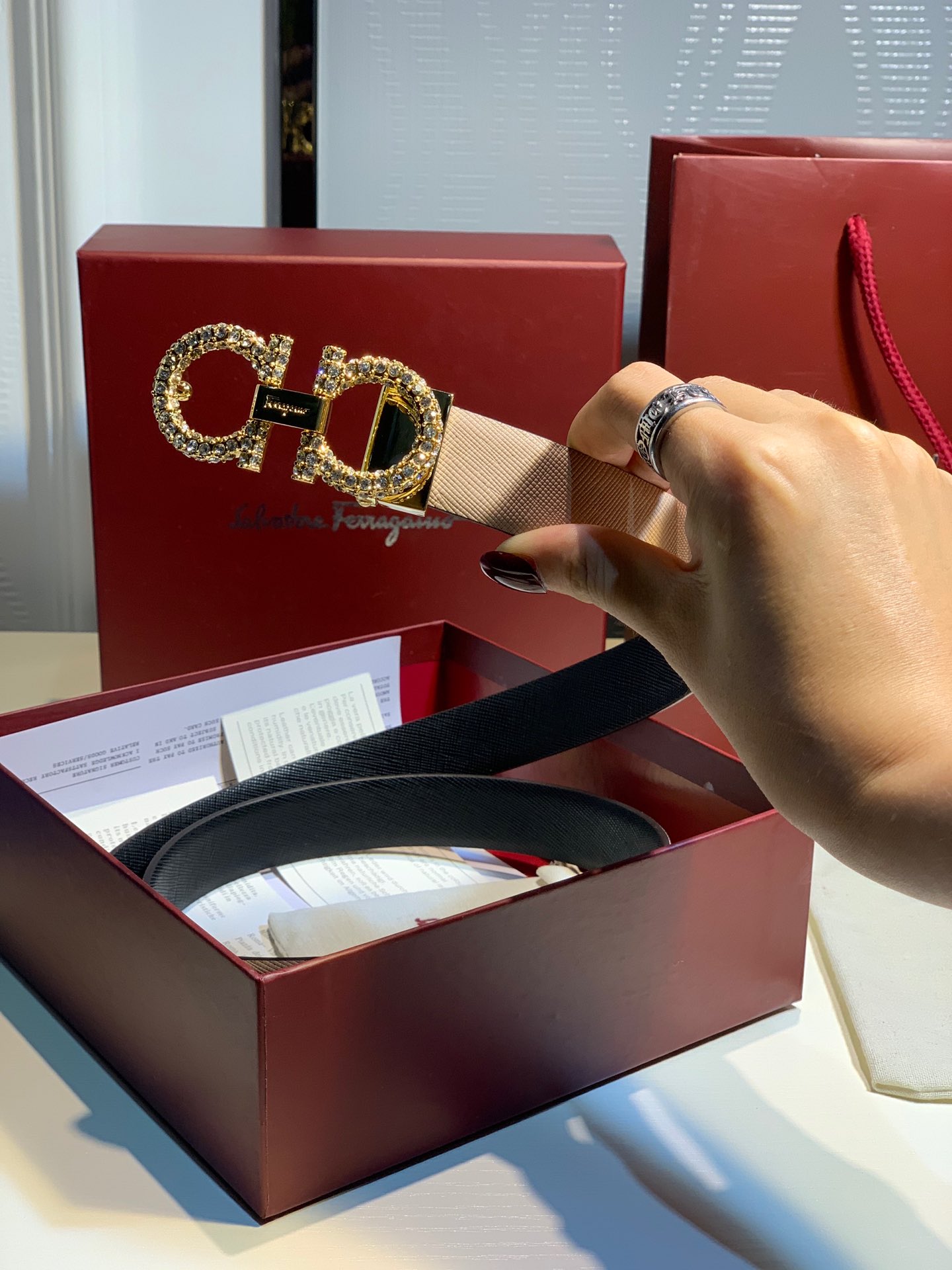 FERRAGAMO twist style