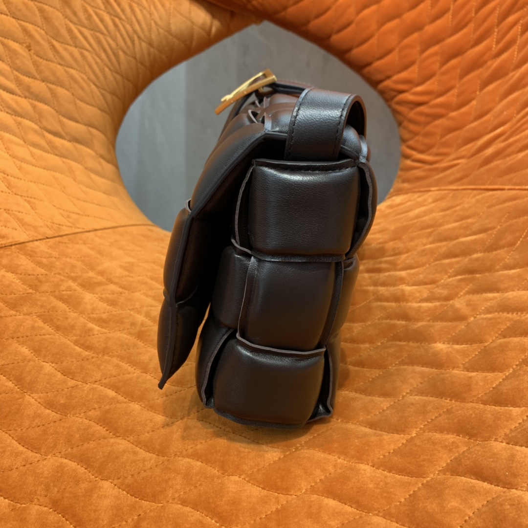 Bottega Veneta  PADDED  CASSETTE #591970