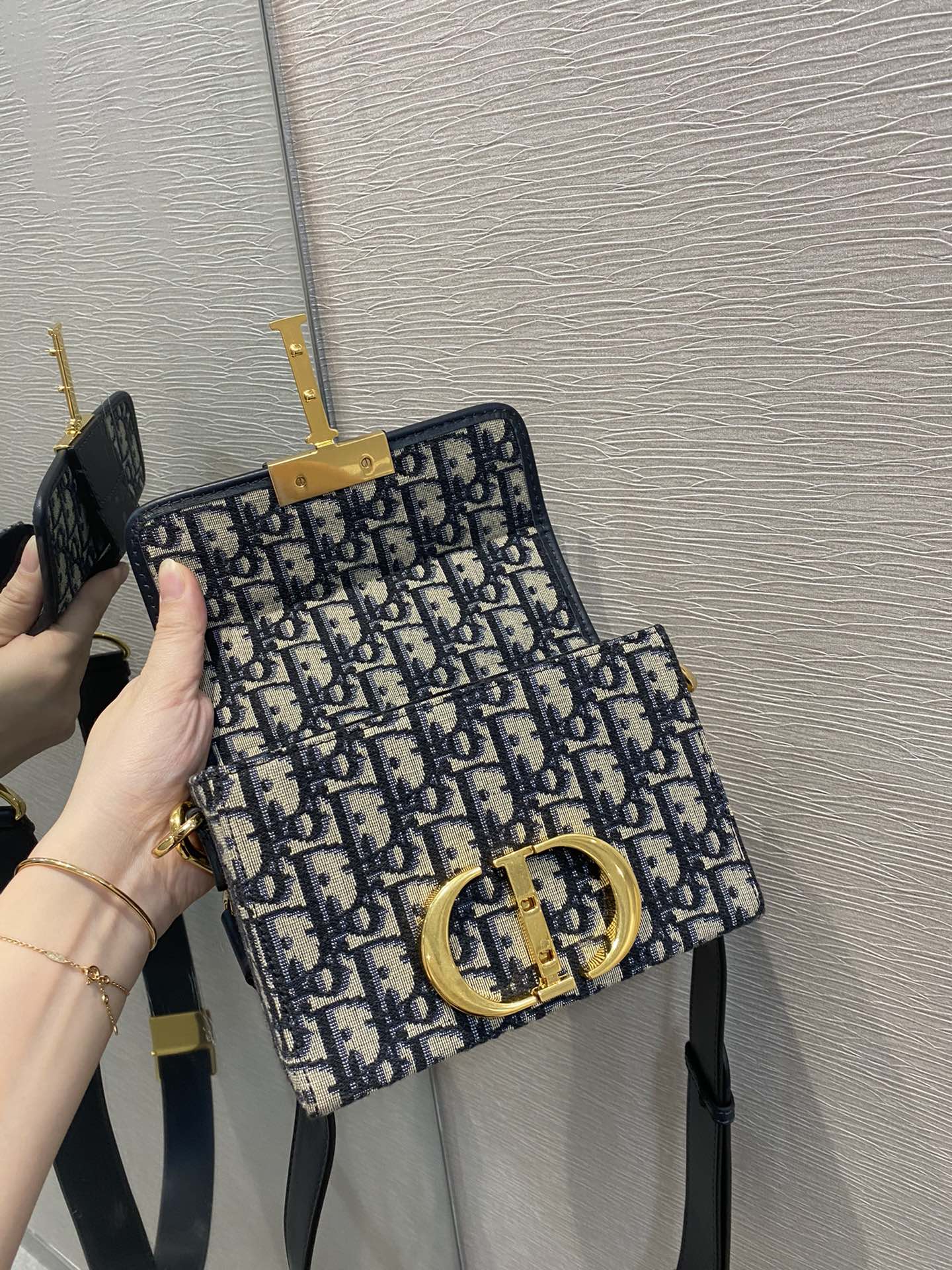 Montaigne Oblique Print