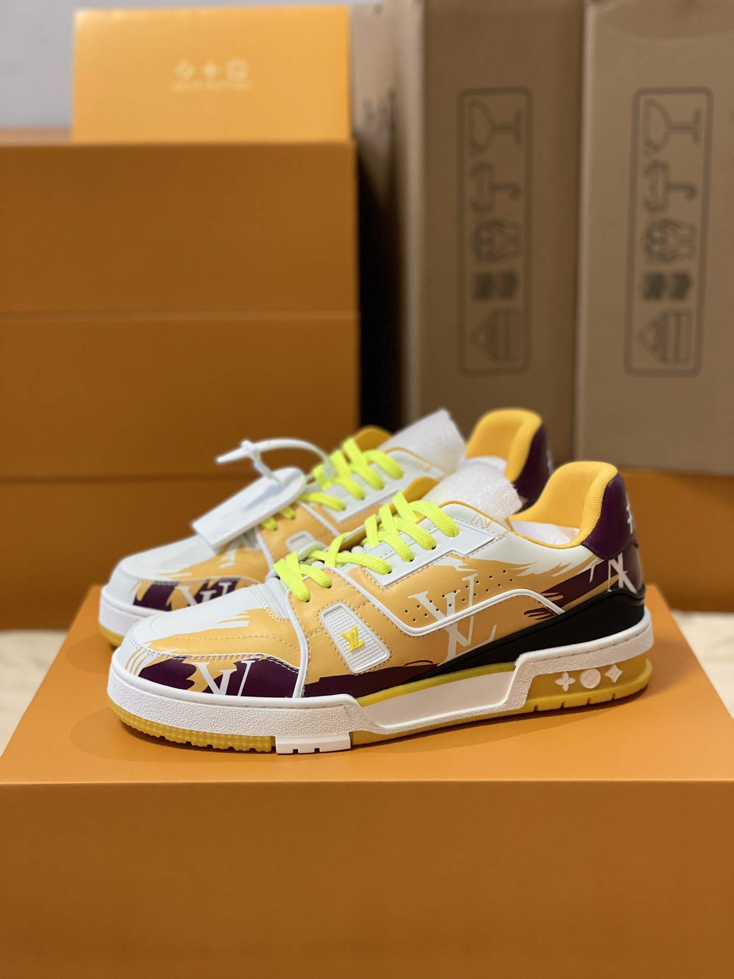 Louis Vuitton Trainer sneakers for couples, style number 1AA373