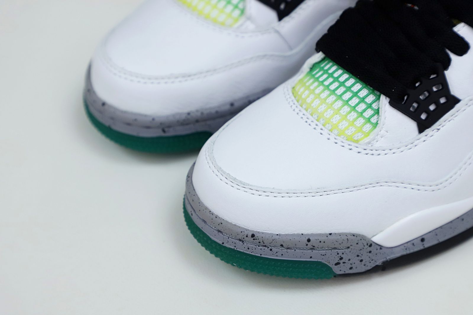 WMNS AIR JORDAN 4 RETRO RAST