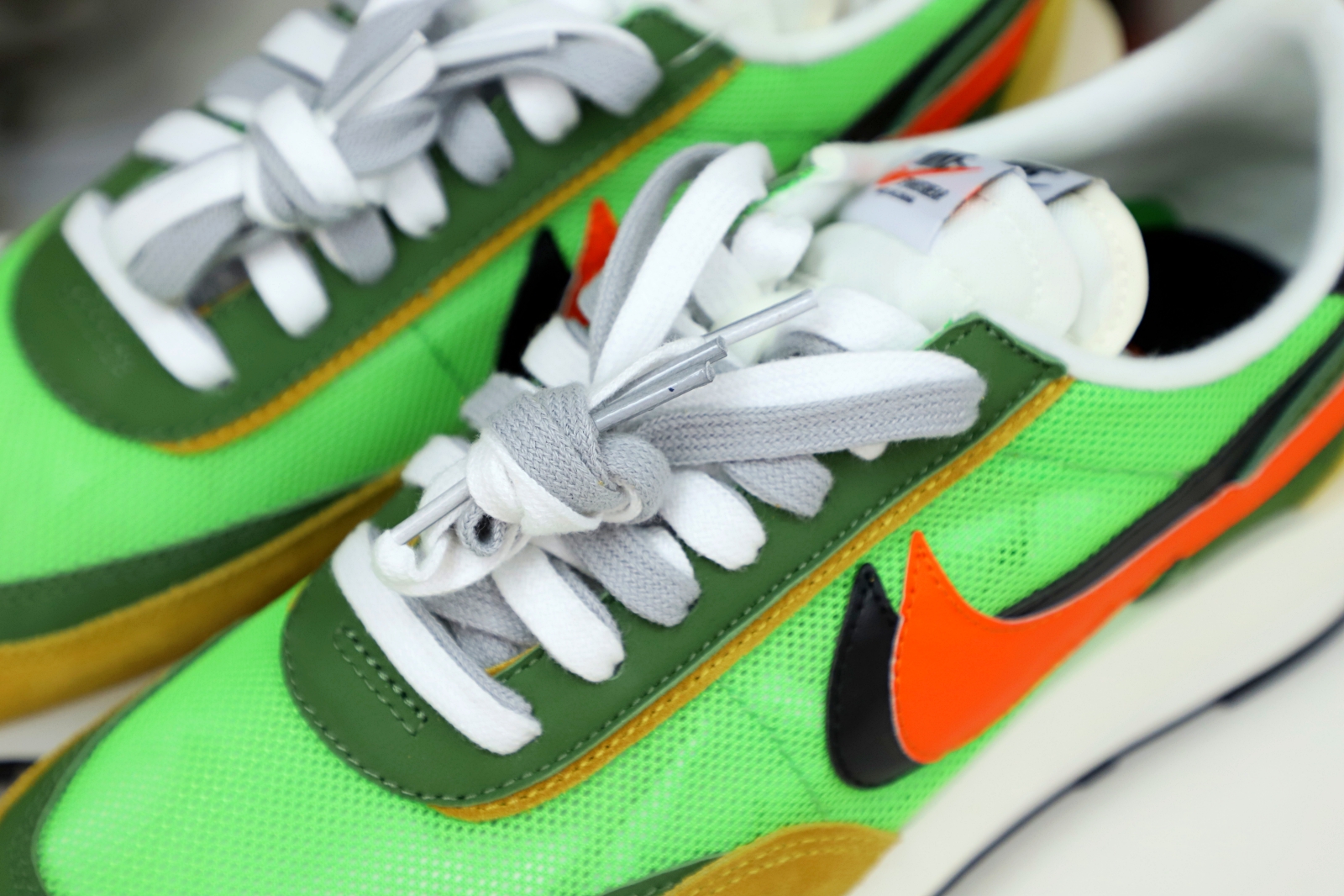 SACAI X LDWAFFLE GREEN GUSTO