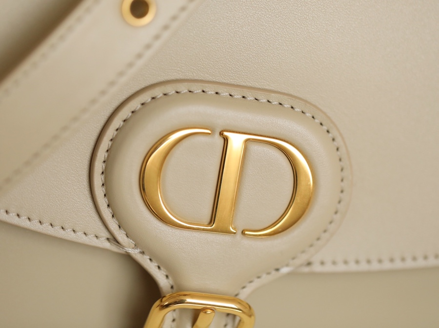 New beige ‼️ medium 𝙙𝙞𝙤𝙧 𝙗𝙤𝙗𝙗𝙗𝙮