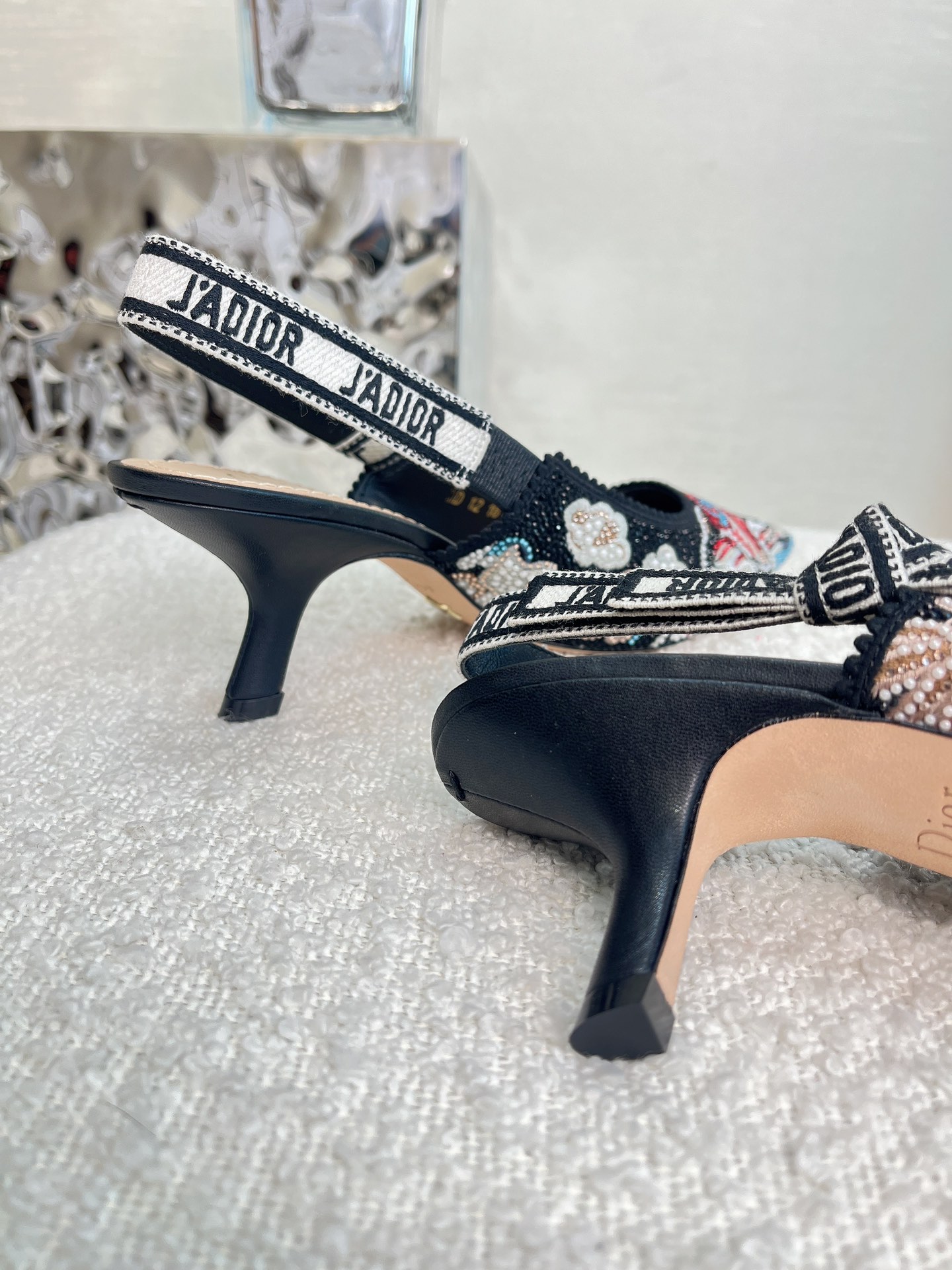 𝐉'𝐀𝐝𝐢𝐨𝐫 ｜𝟐𝟎𝟐𝟑𝐒𝐒/𝐧𝐞𝐰 Printed embroidered high heels