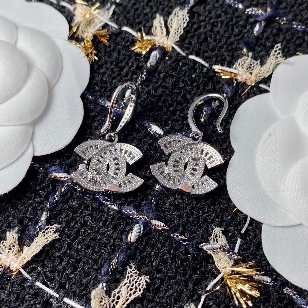 CHANEL🇫🇷Xiaoxiang earrings
