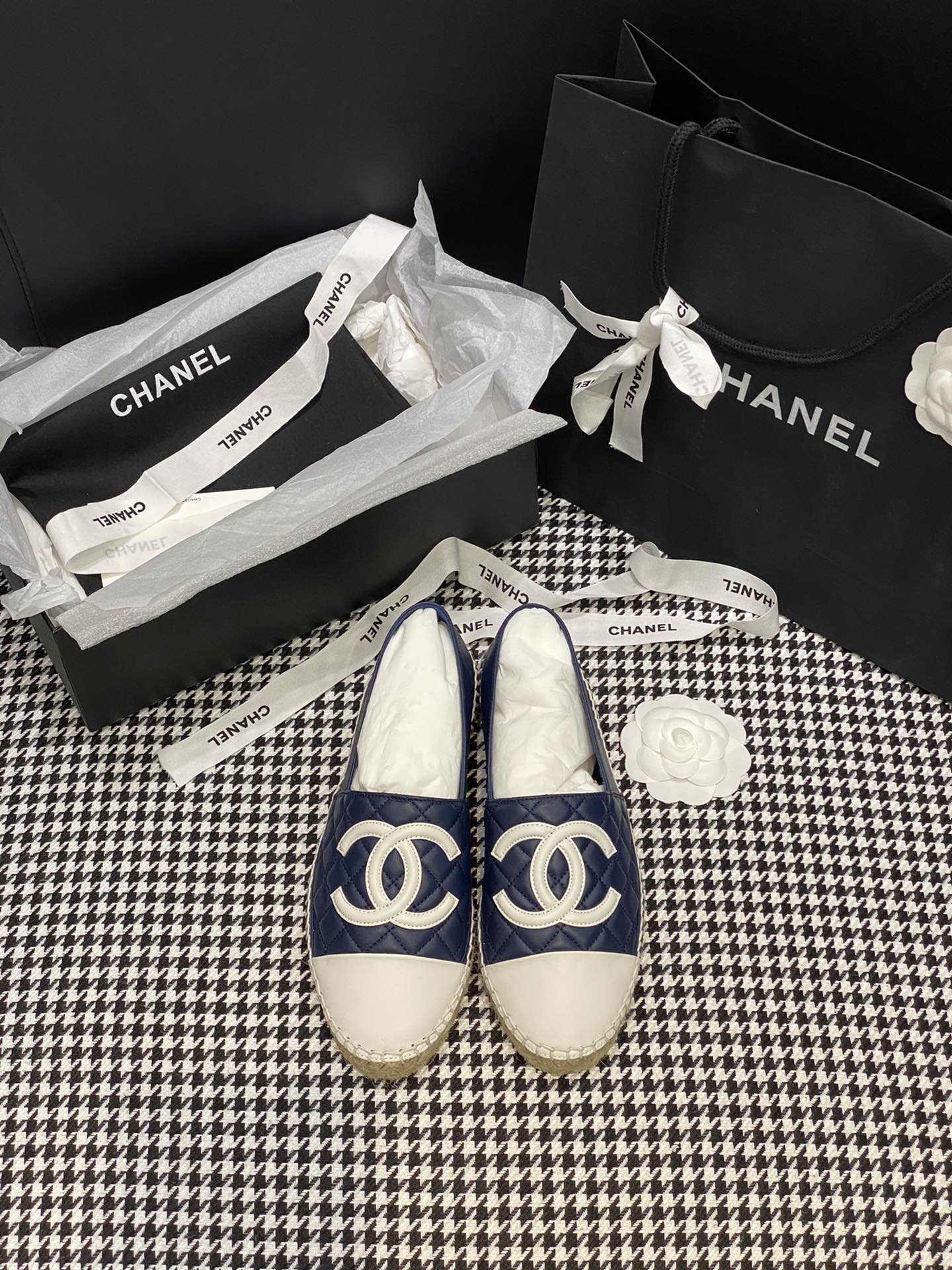 CHANEL fisherman shoes Chanel classic version of the original injection of rubber translucent rubber original color hemp sole
