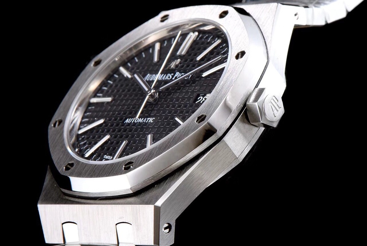 Audemars Piguet Royal Oak 15400 Series Men's Watch 41mm