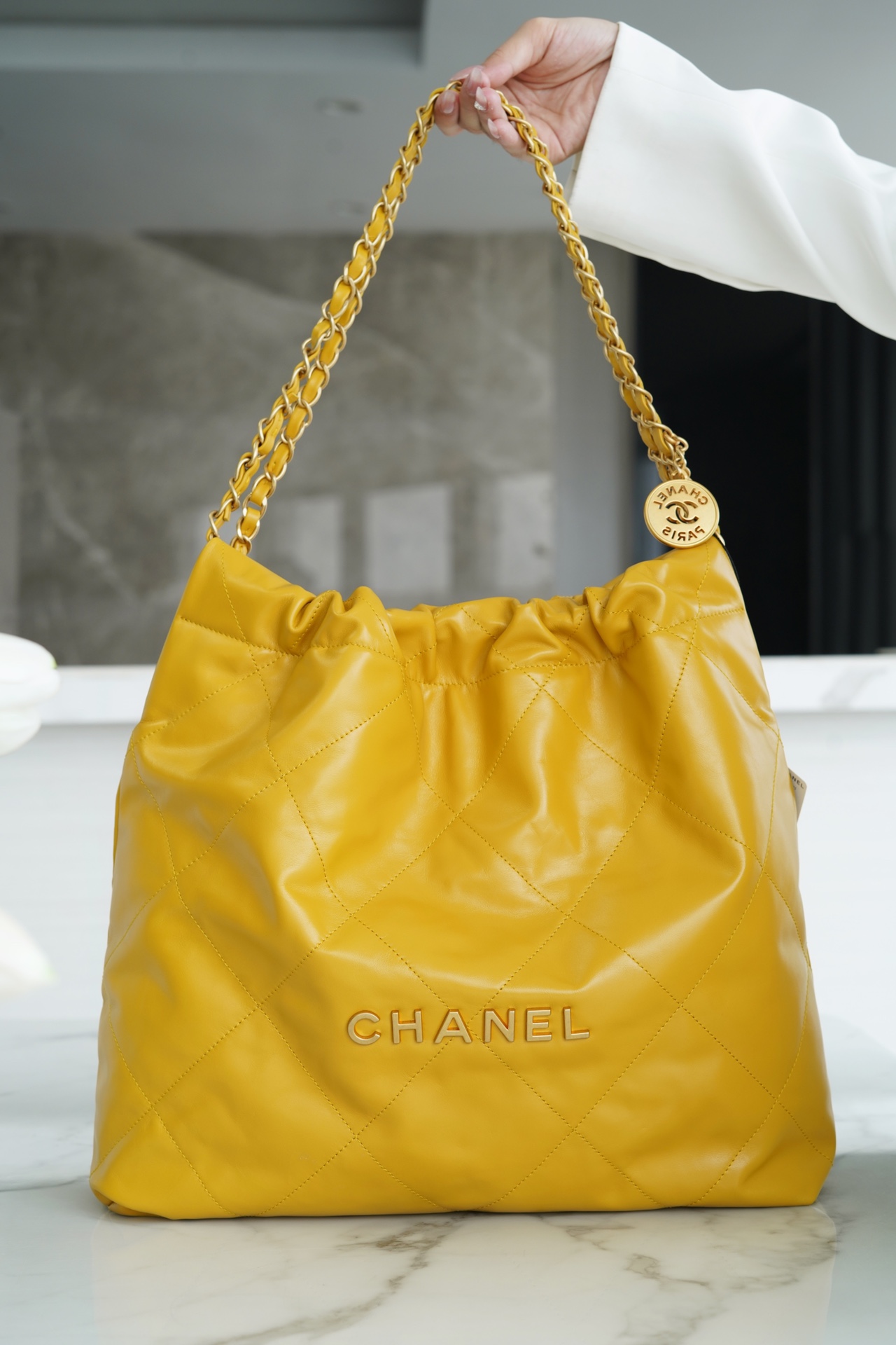 𝗖𝗛𝗔𝗘𝗡𝗟✦𝟐𝟐𝗣 Advanced Handcraft Workshop 𝟐𝟐 Handbag Medium Mango Yellow