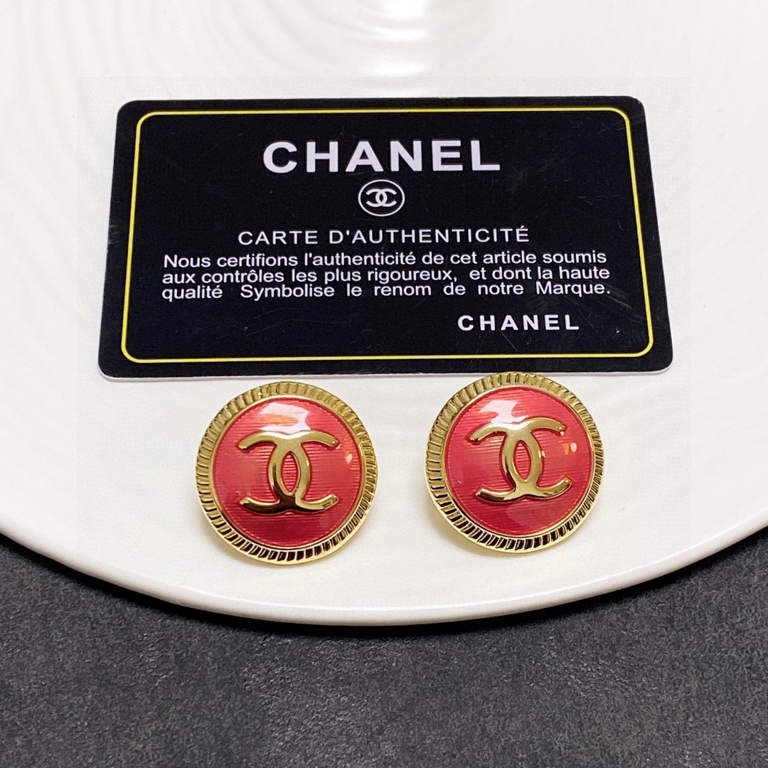 CHANEL🇫🇷Xiaoxiang autumn and winter middle-aged pitaya earrings