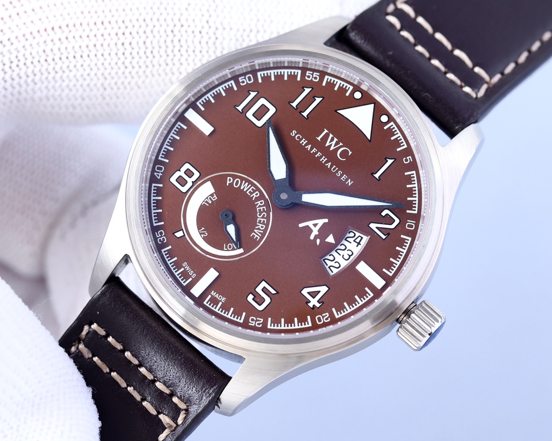 IWC- The line staff series lW5127537 movement automatic mechanical Swiss machine 2824 316 stainless steel