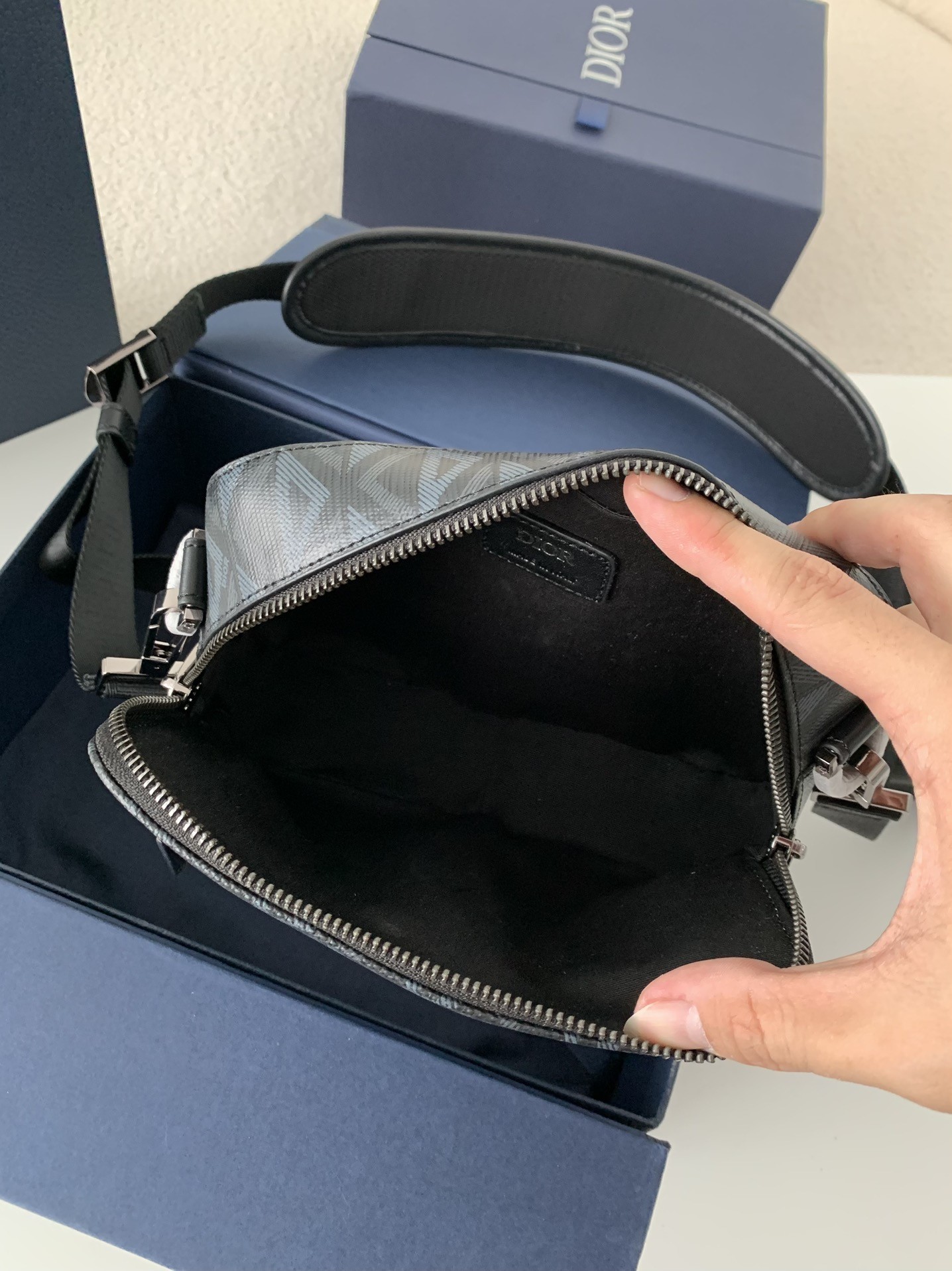 DIOR Men's SAFARI Messenger Bag, Top Quality Size: 22 * 15 * 6cm