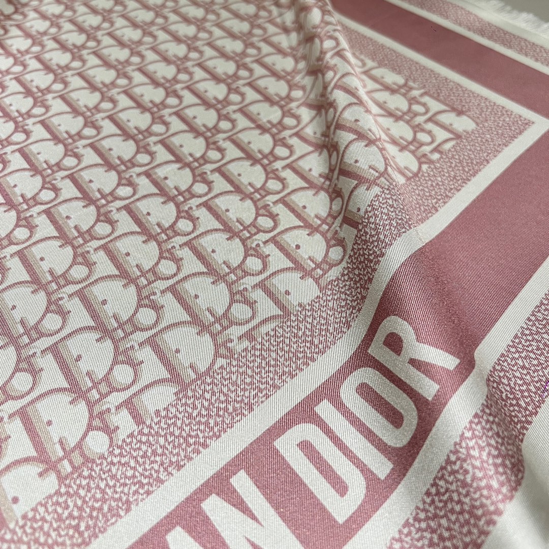 𝐃𝐢𝐨𝐫 ·《Bookmark Square Scarf》Pink 100% Mulberry Silk