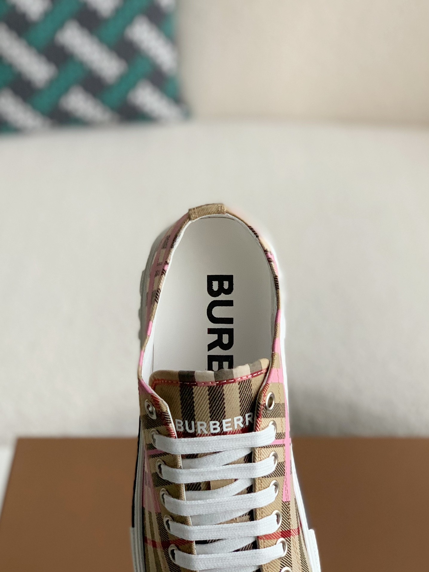 Burberry Low cut casual sports shoes
