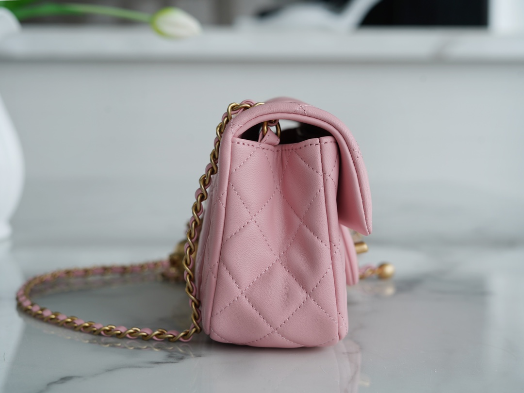 𝗖𝗛𝗔𝗘𝗡𝗟✦ metal ball 𝑴𝒊𝒏𝒊 genuine leather pink