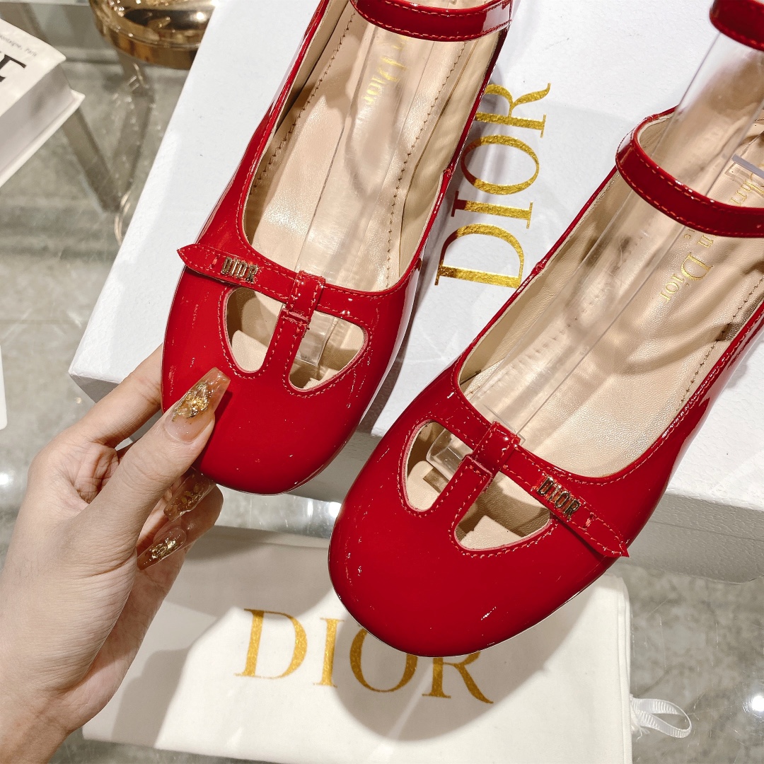 DIOR Retro Fashion Hollow Double Buckle Chunky Heel Mary Jane Shoes 3.5cm Big Red