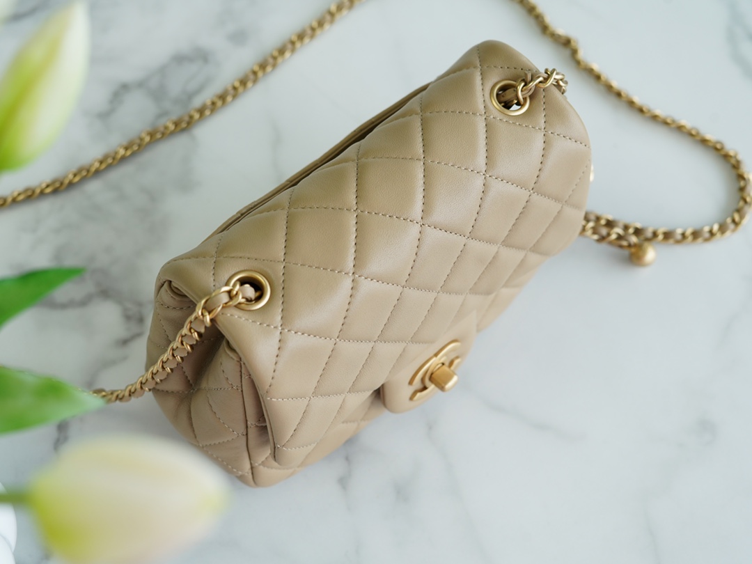 𝗖𝗛𝗔𝗘𝗡𝗟✦ Metal Ball Square Fatty Genuine Leather Milk Coffee Apricot