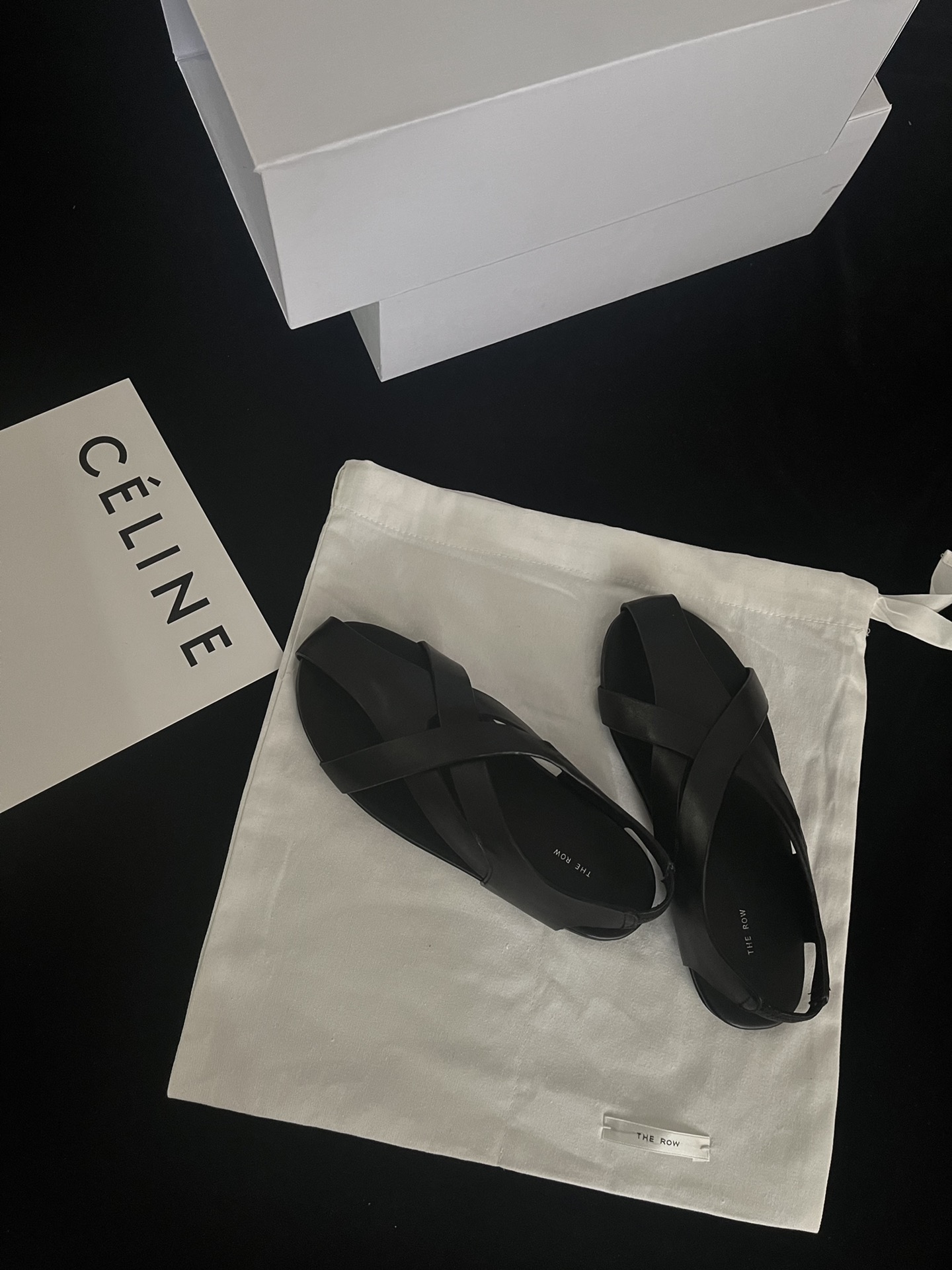 𝐓𝐇𝐄 𝐑𝐎𝐖｜𝟐𝟎𝟐𝟐/𝐒𝐒 𝐧𝐞𝐰 Still as usual minimalist design minimalist versatile Imported calfskin