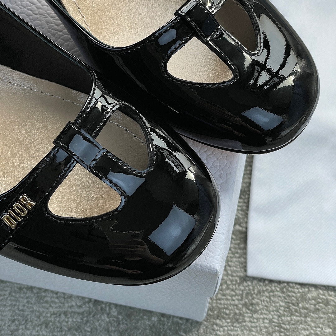 DIOR Sweet and elegant Mary Jane heels Cow patent leather Sheepskin Genuine leather outsole Black