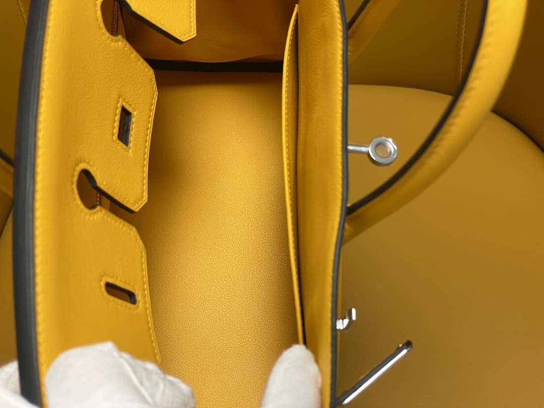 Bk25 Mustard Yellow Swift Silver Button