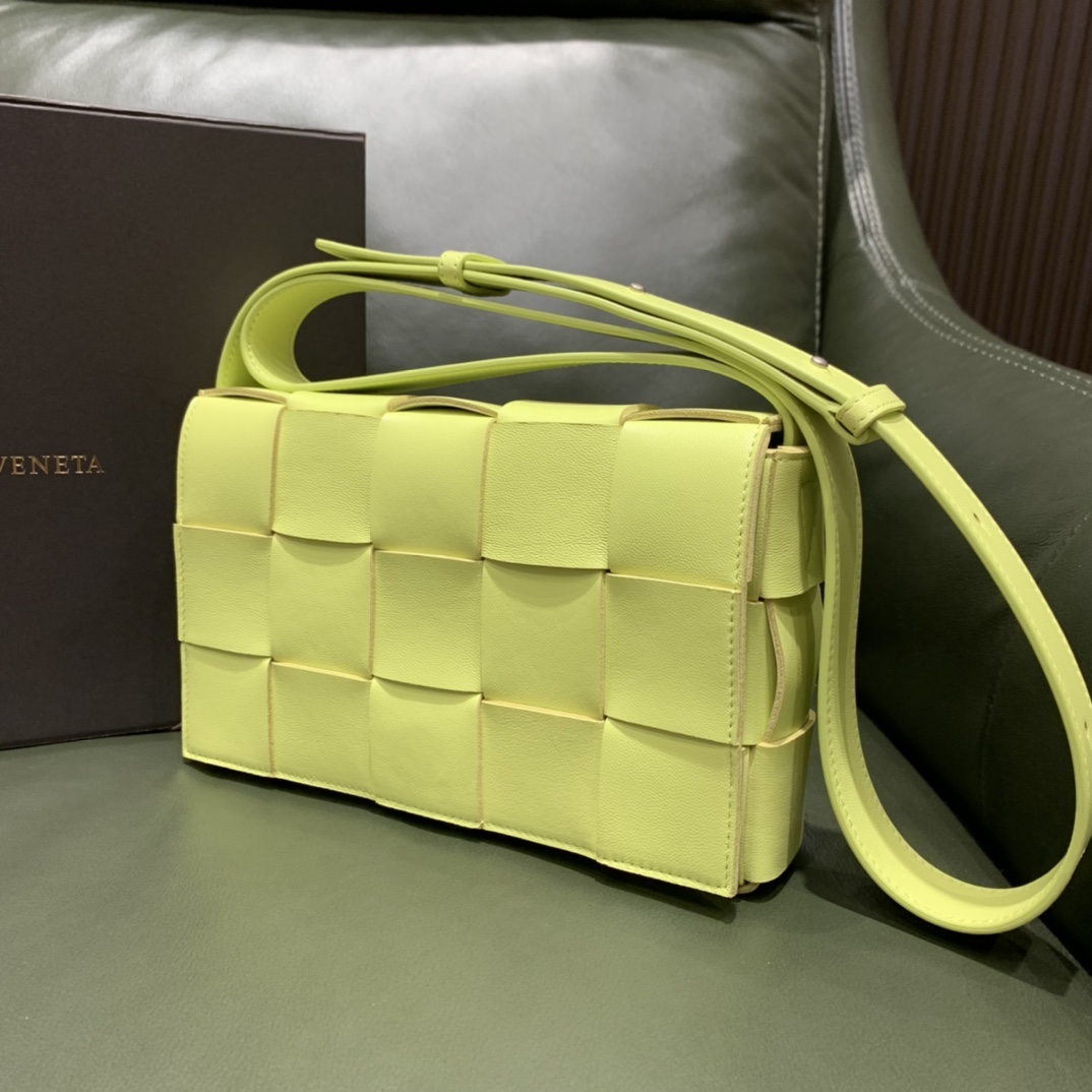 Bottega Veneta  𝘾𝘼𝙎𝙎𝙀𝙏𝙏𝙀 #578004