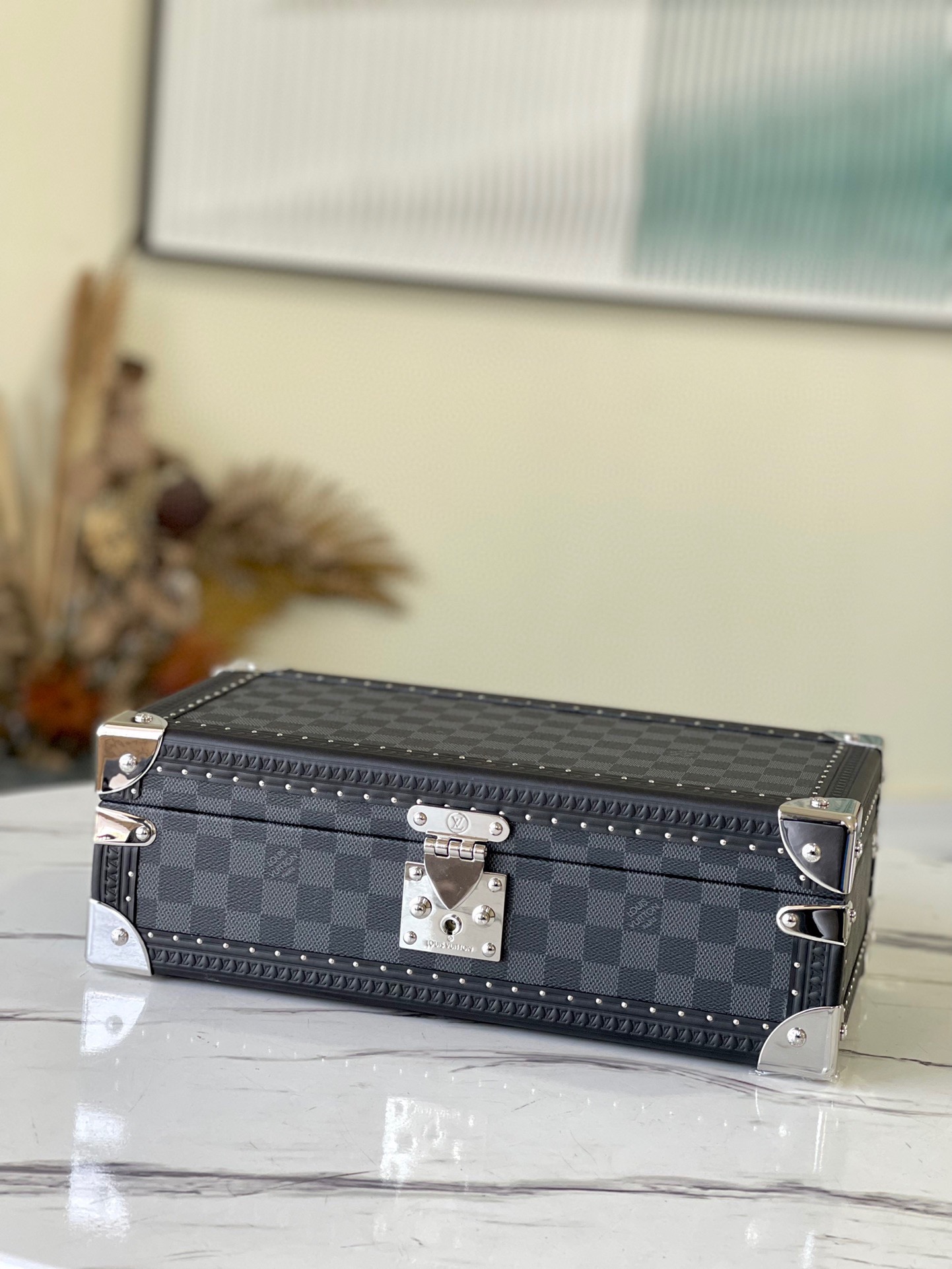 𝐋𝐎𝐔𝐈𝐒 𝐕𝐔𝐈𝐓𝐓𝐎𝐍     N48194