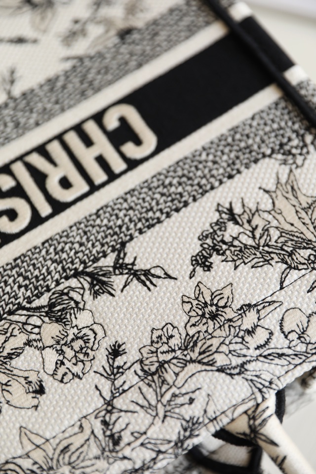 DIOR TOTE Dragonfly shopping bag