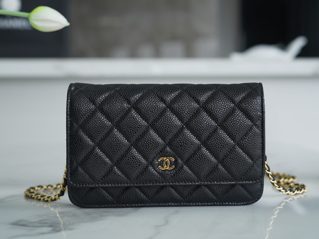 Chanel 𝑾𝒐𝒄 Lucky Bag Entry Classic 𝑾𝒐𝒄𝒄 (Magnetic Buckle) Black Bull Gold