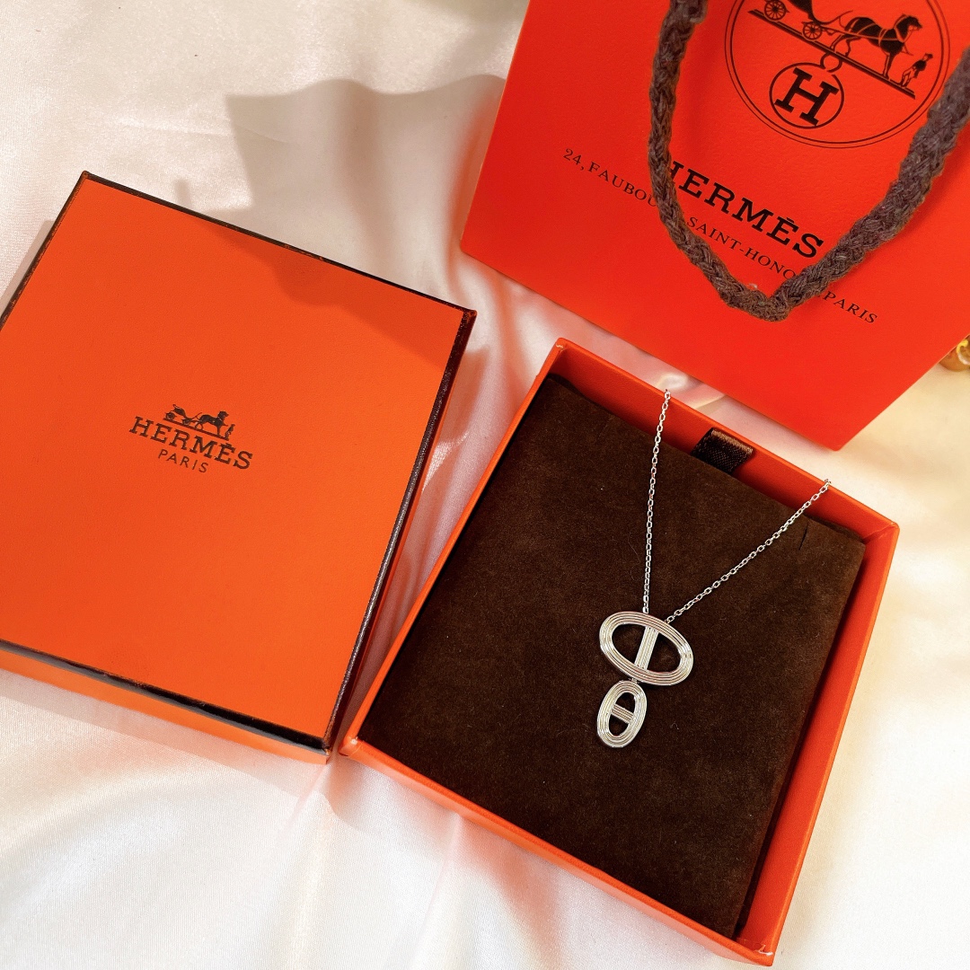 Hermes necklace