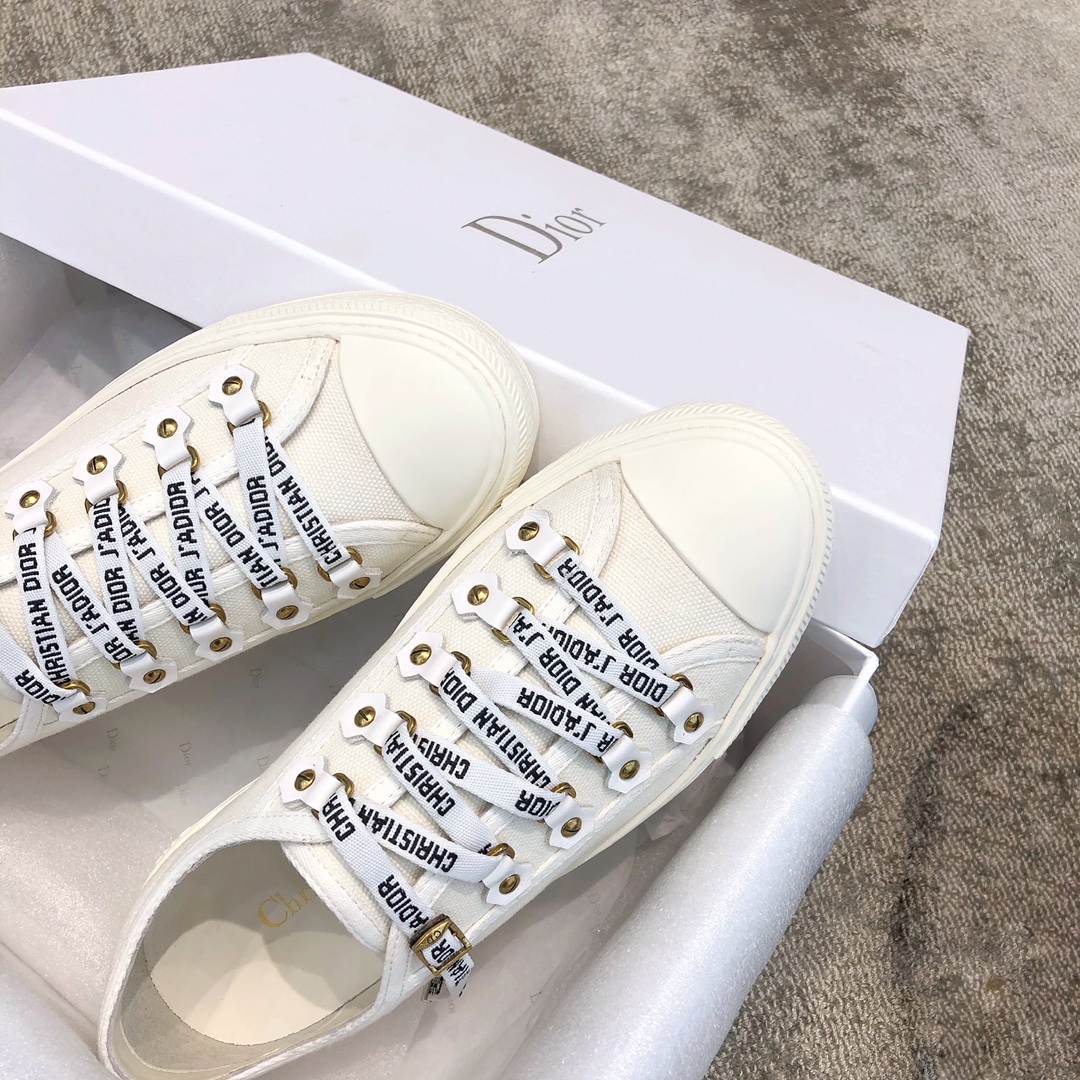 DIOR alphabet shoes white Water-dyed sheepskin lining Private moulded outsole Private moulded brass buckle