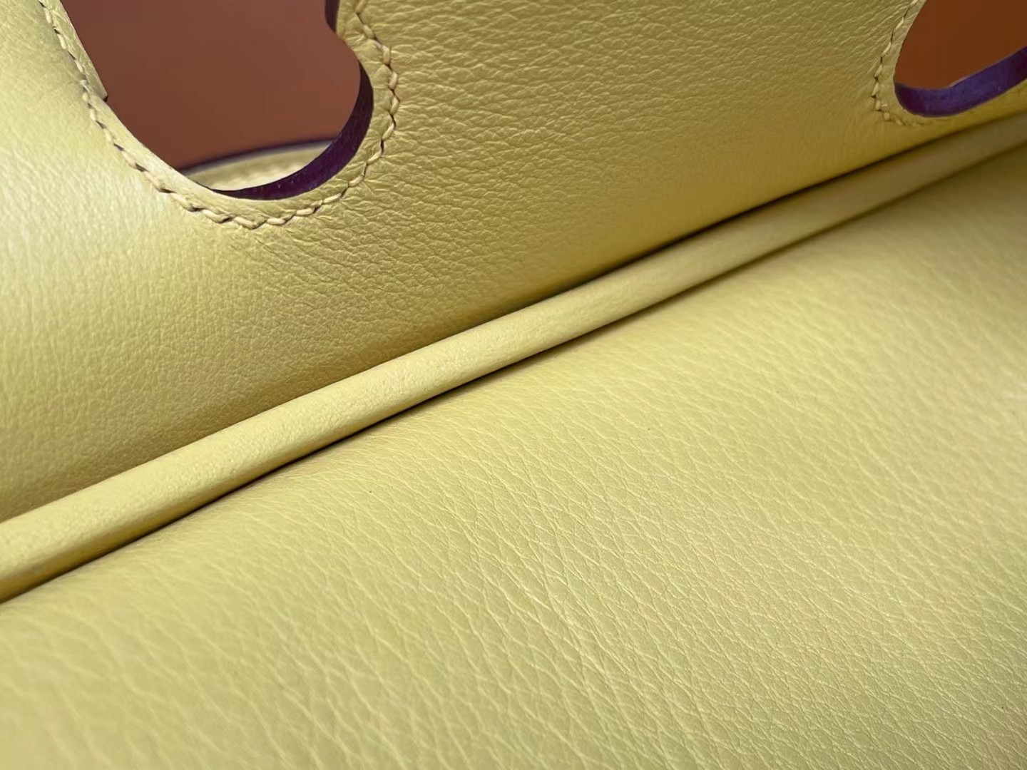 Birkin 25/30 Small chicken yellow swift skin gold buckle