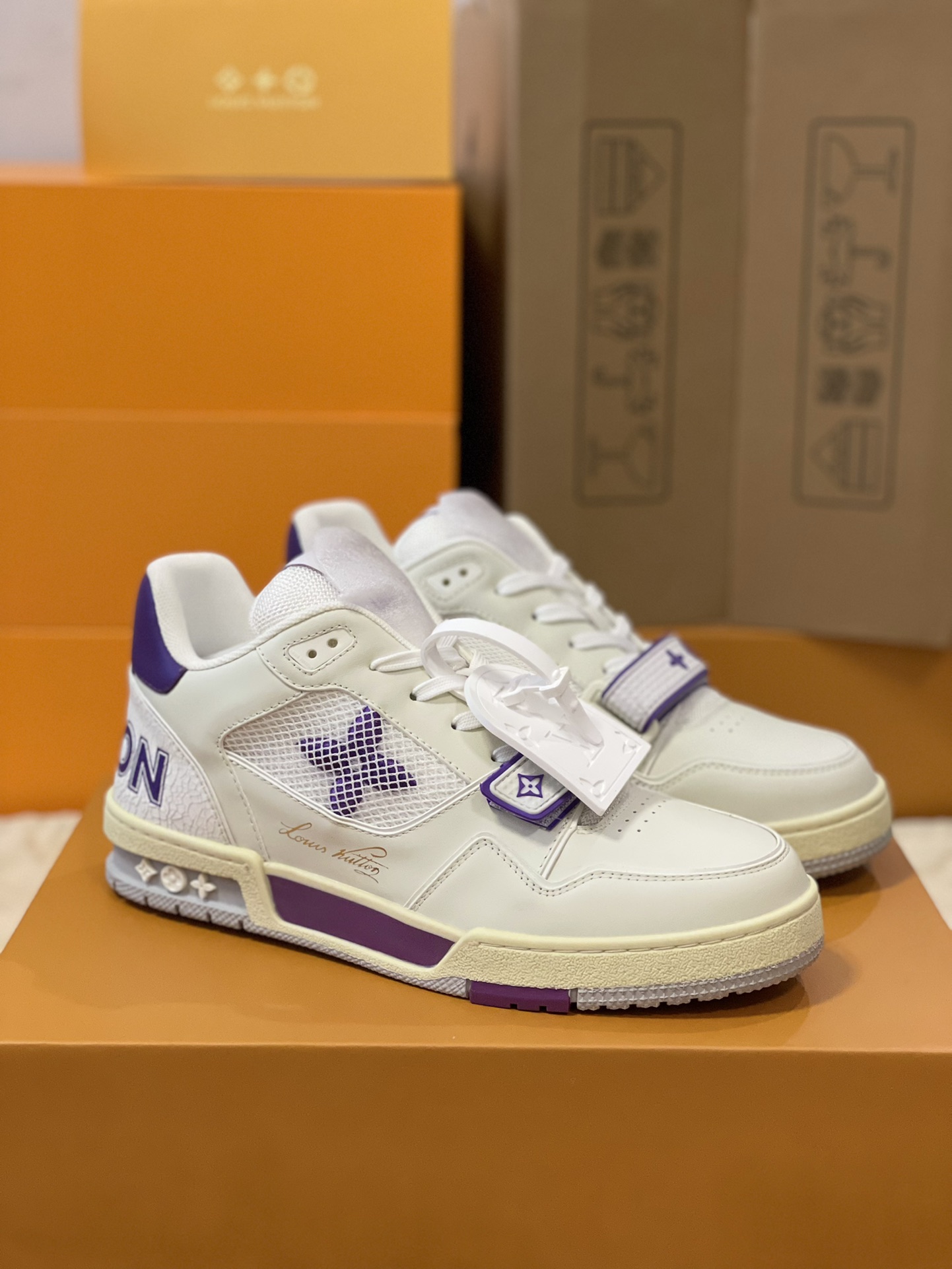 Louis Vuitton Trainer Couples Style 1A98UX