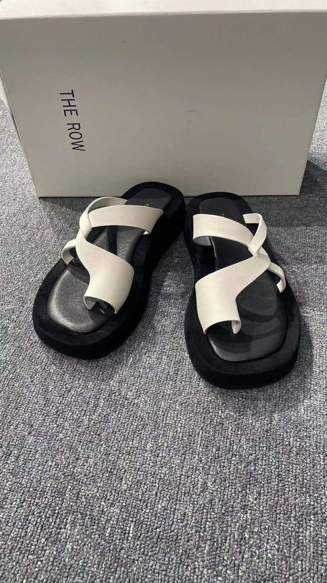 THE ROW | 𝟐𝟎𝟐𝟏/𝐒𝐒 𝐧𝐞𝐰 The row 2021 official website synchronization niche sexually cool wind thick bottom flip-flops