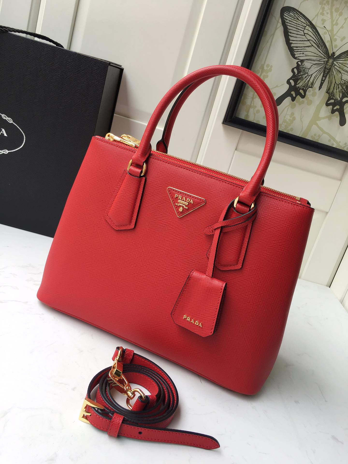 𝐏𝐑𝐀𝐃𝐀 1BA232 Handbag