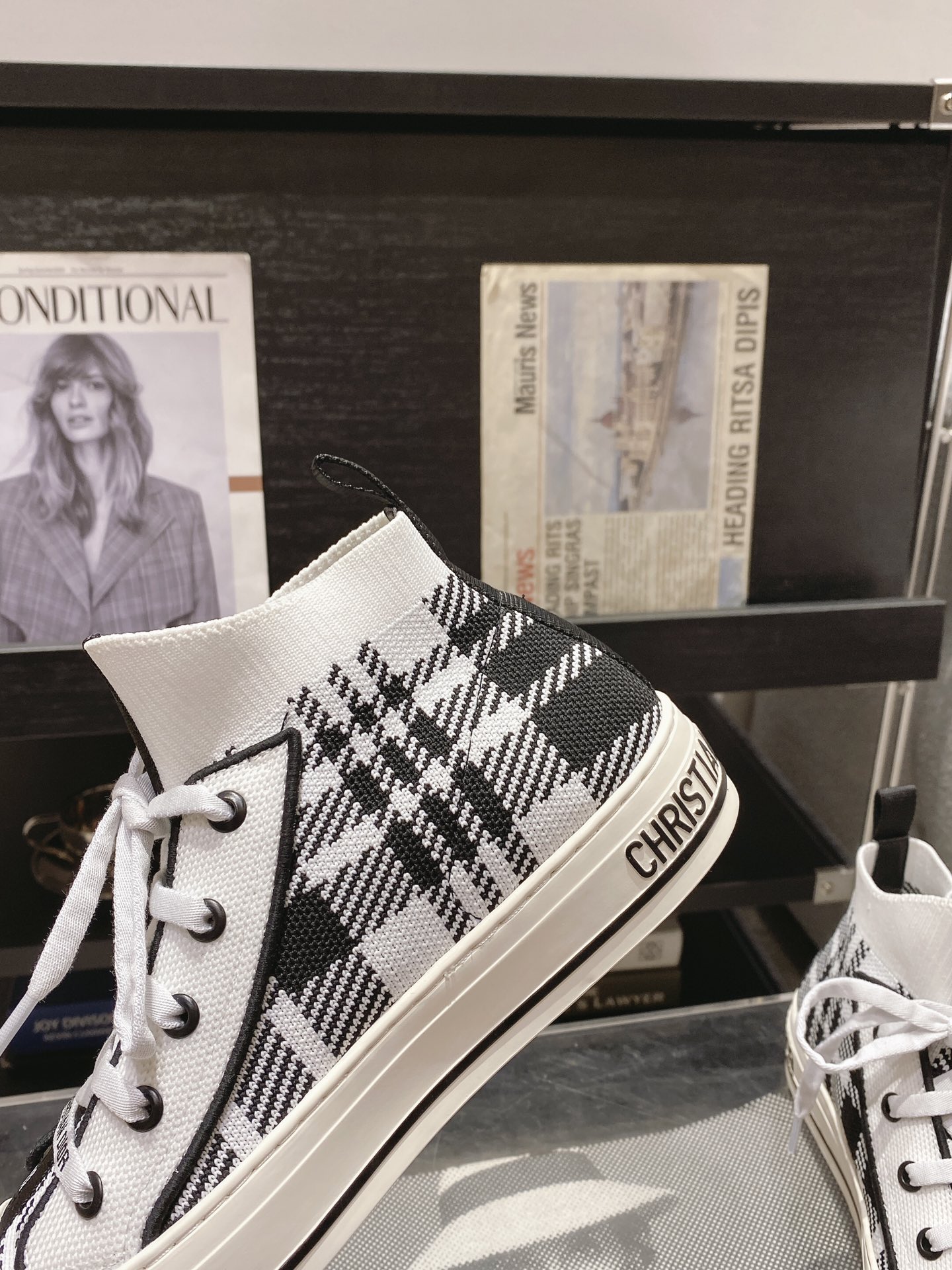 DIOR Rattan Check Casual High Top Board Shoes Fashion Board Shoes Black White