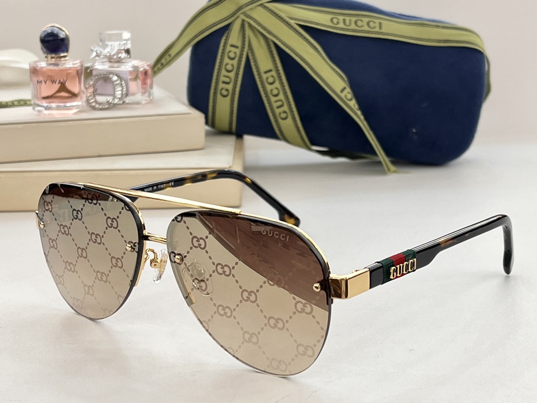GUCCI Pilot style GG1233