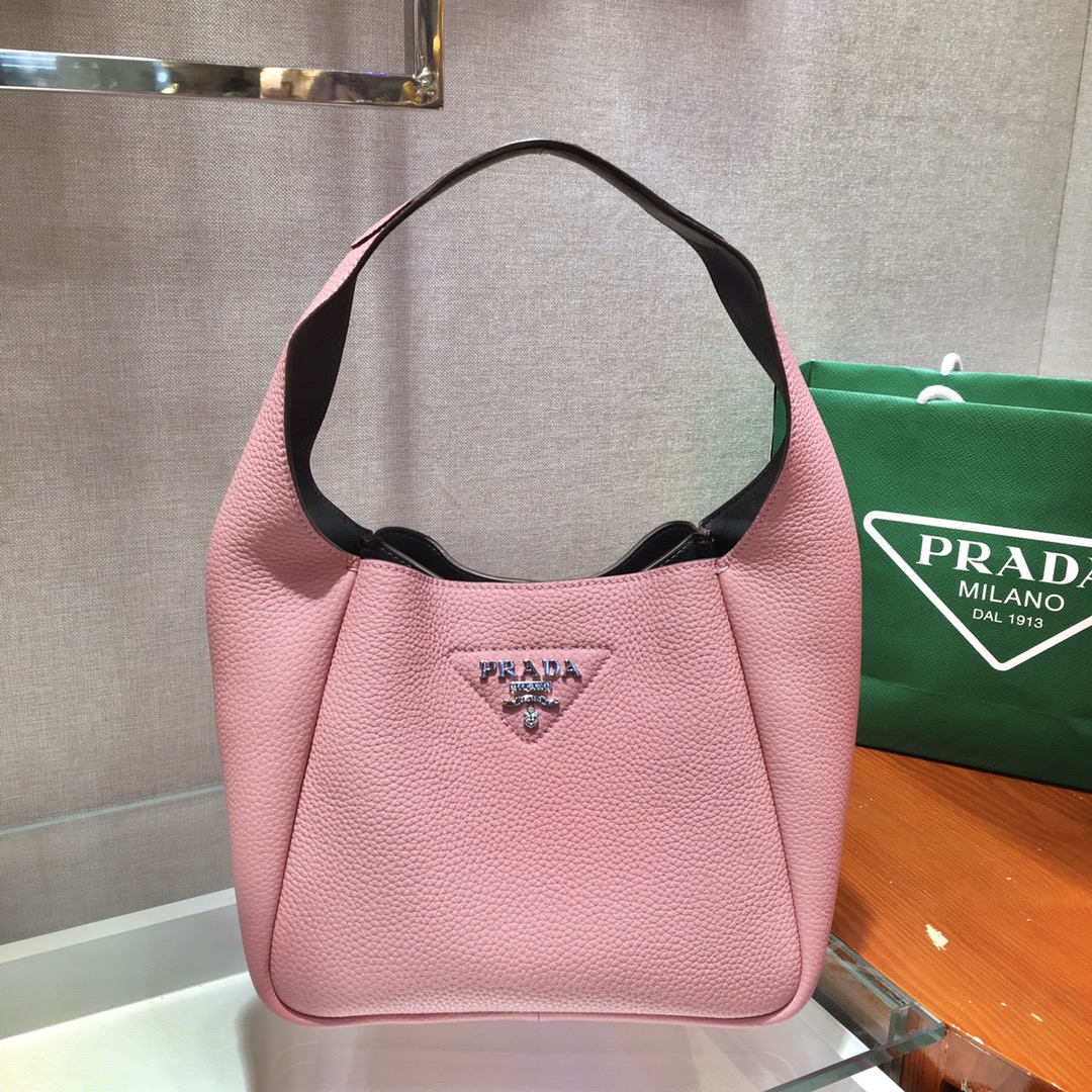𝐏𝐑𝐀𝐃𝐀 New Bucket Bag