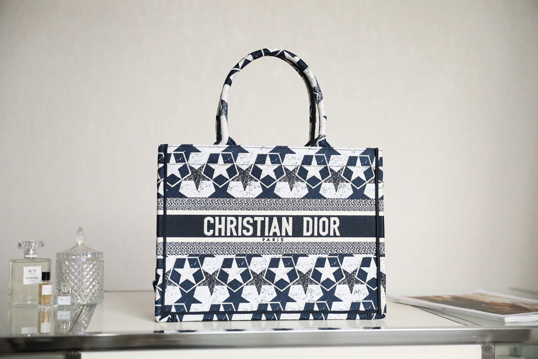 DIOR TOTE blue small five stars