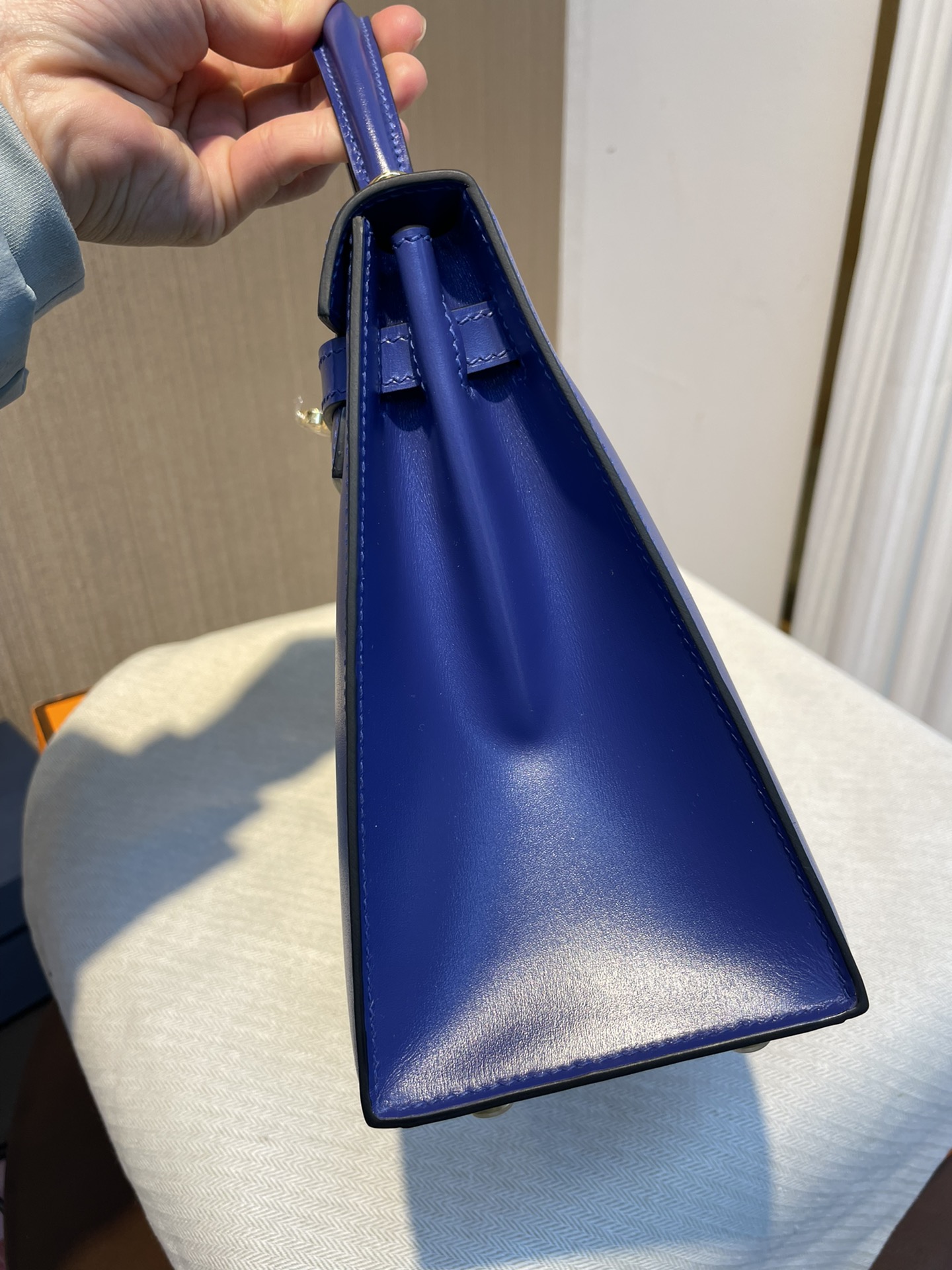 Kelly25 electric blue gold box