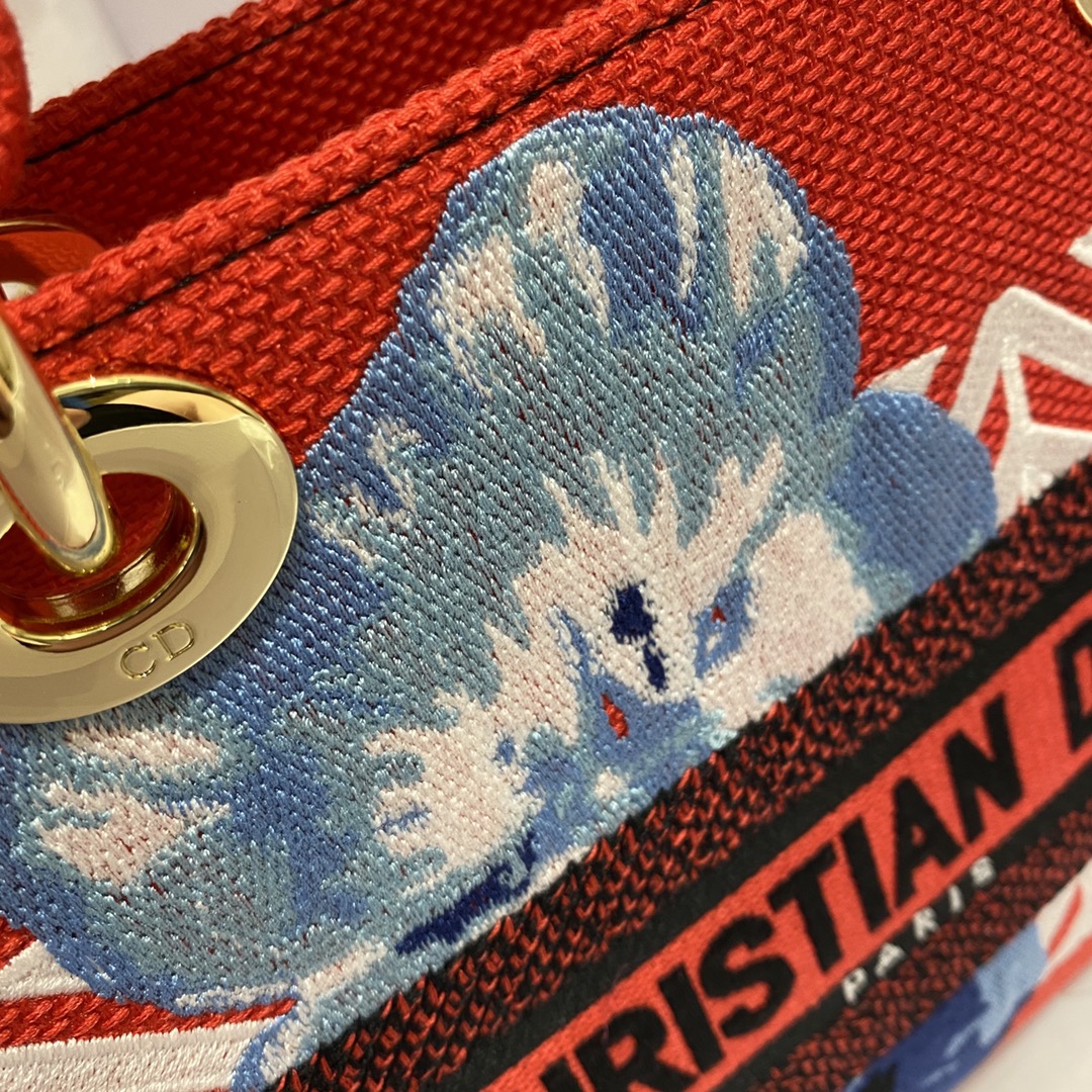 Lady DIOR latest color limited series, French style romantic elements