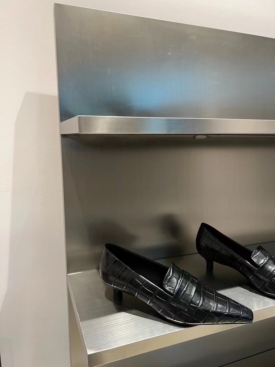 Toteme | 𝟐𝟎𝟐𝟏/𝐒𝐒 𝐧𝐞𝐰    Minimalist style toteme 2022/aw Muller flat single shoes