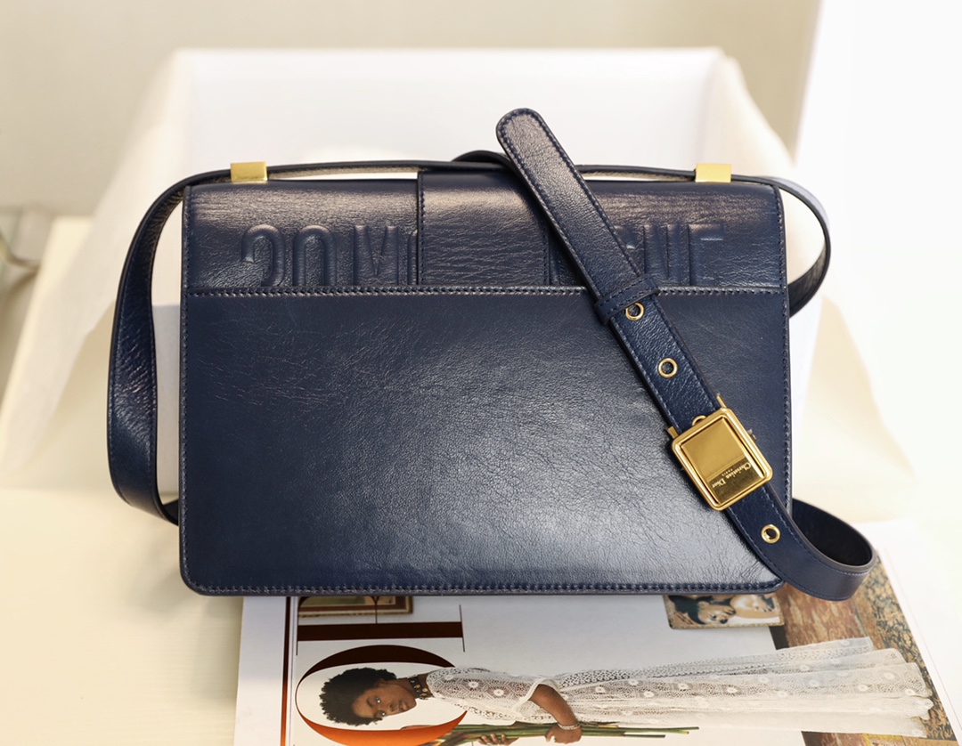 Montaigne oil-waxed sheepskin navy blue