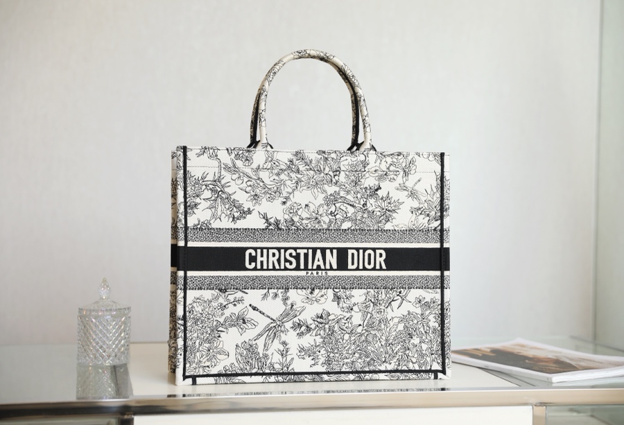 DIOR TOTE Dragonfly shopping bag