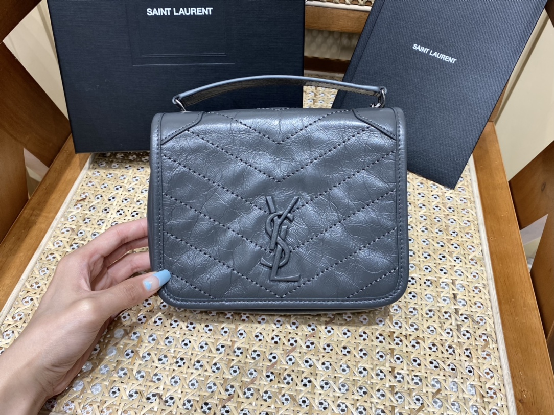 SAINT LAURENT  #583103