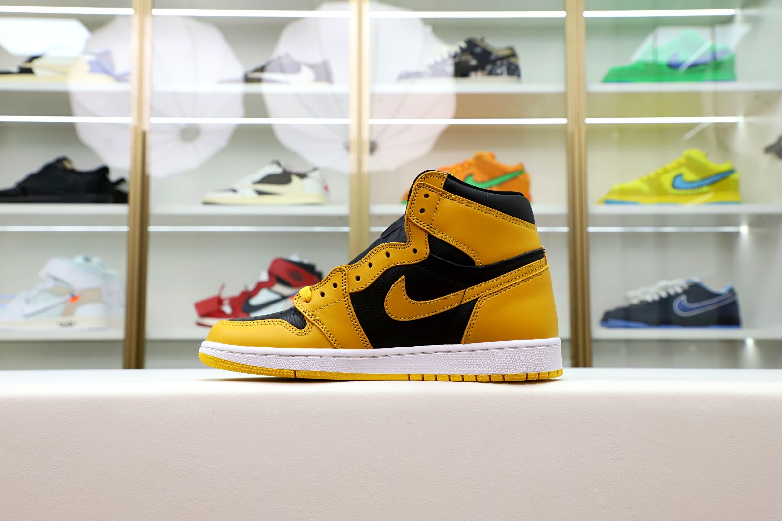 AIR JORDAN 1 HIGH RETRO OG POLLEN