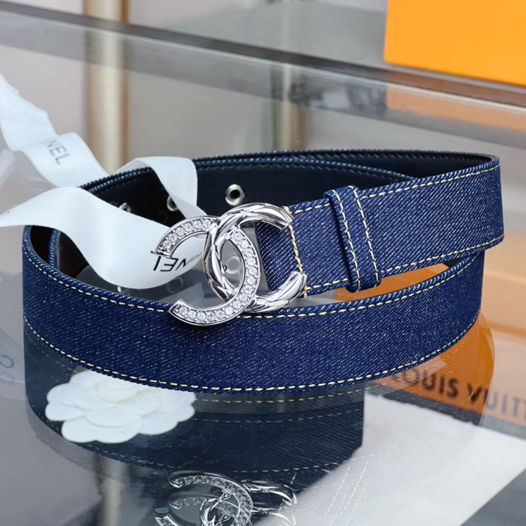 𝗖𝗛𝗔𝗡𝗘𝗟 Classic denim blue belt