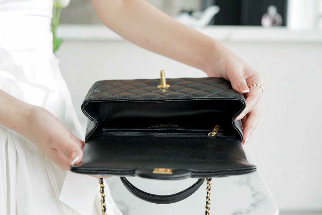 𝗖𝗛𝗔𝗡𝗘𝗟 𝗖𝗹𝗮𝘀𝘀𝗶𝗰 𝗙𝗹𝗮𝗽 2021 𝗦𝘀 Spring/Summer New Handle ℂ𝔽 𝑀𝑖𝑛𝑖✦ Black