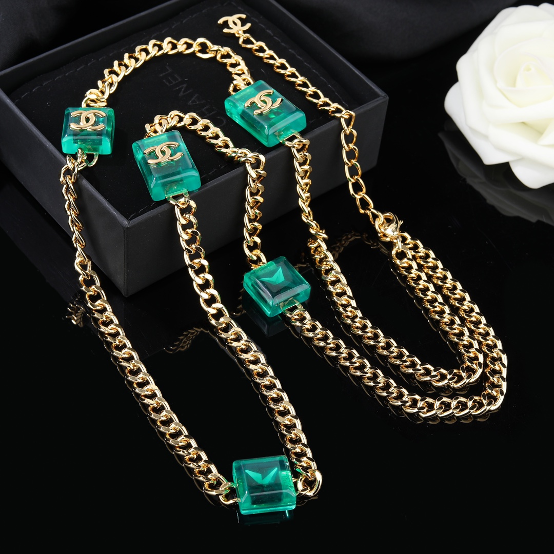 CHANEL🇫🇷Xiaoxiang new necklace sweater chain