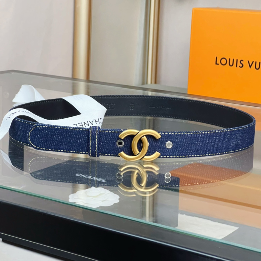 𝗖𝗛𝗔𝗡𝗘𝗟 Classic denim blue belt