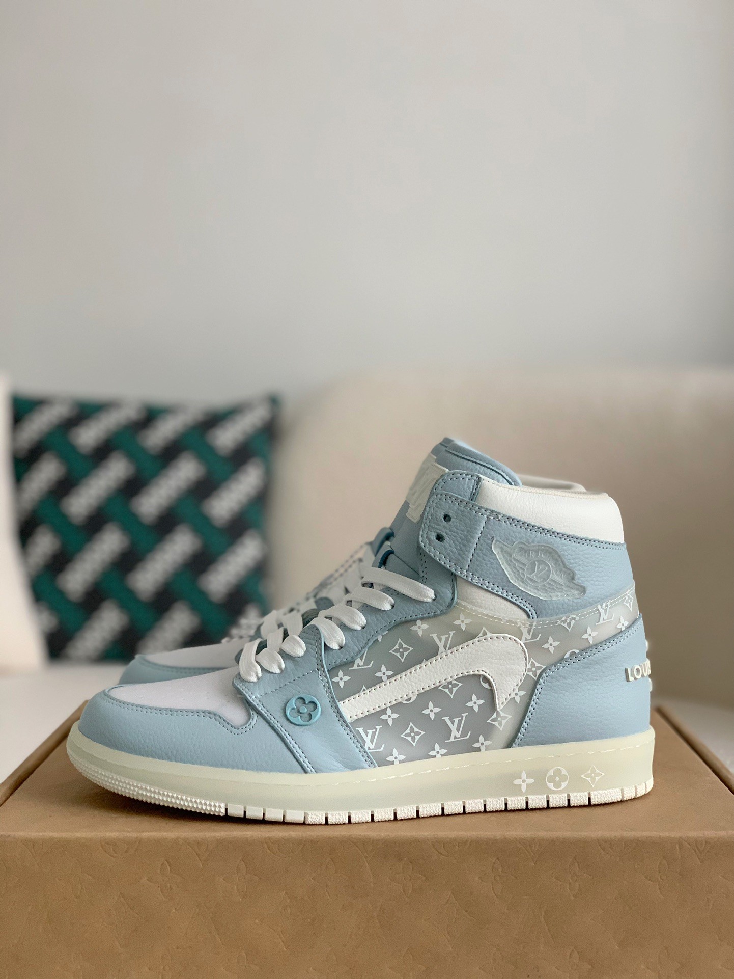 Louis Vuitton x Nike Air Jorda 1 High AJ1 Sneakers