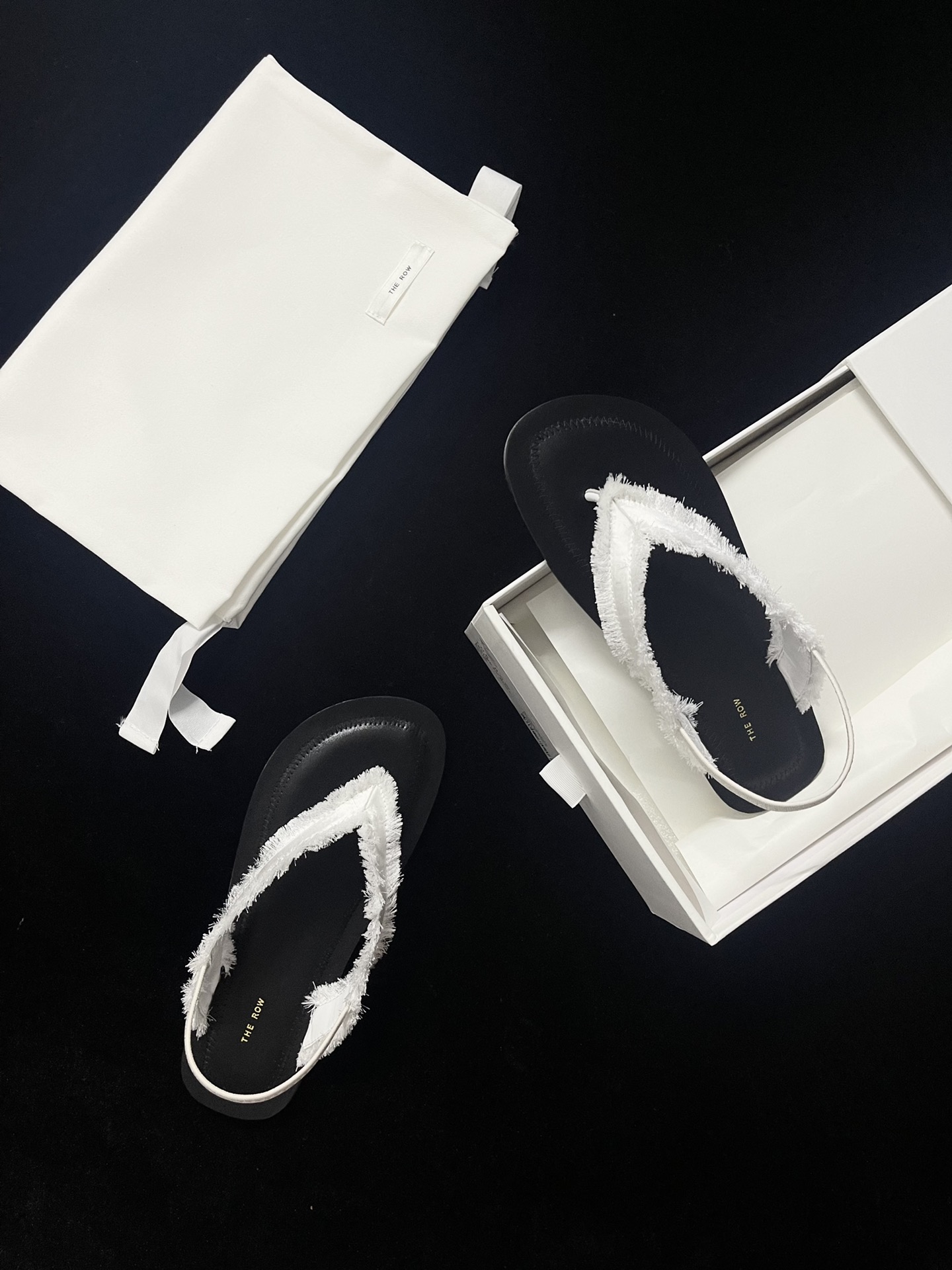 𝐓𝐡𝐞 𝐫𝐨𝐰 ｜𝟐𝟎𝟐𝟑/𝐒𝐒 𝐧𝐞𝐰 Minimalist sandals